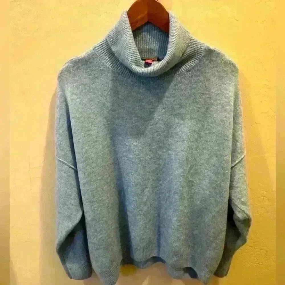 Vince Camuto turtle neck size x-large